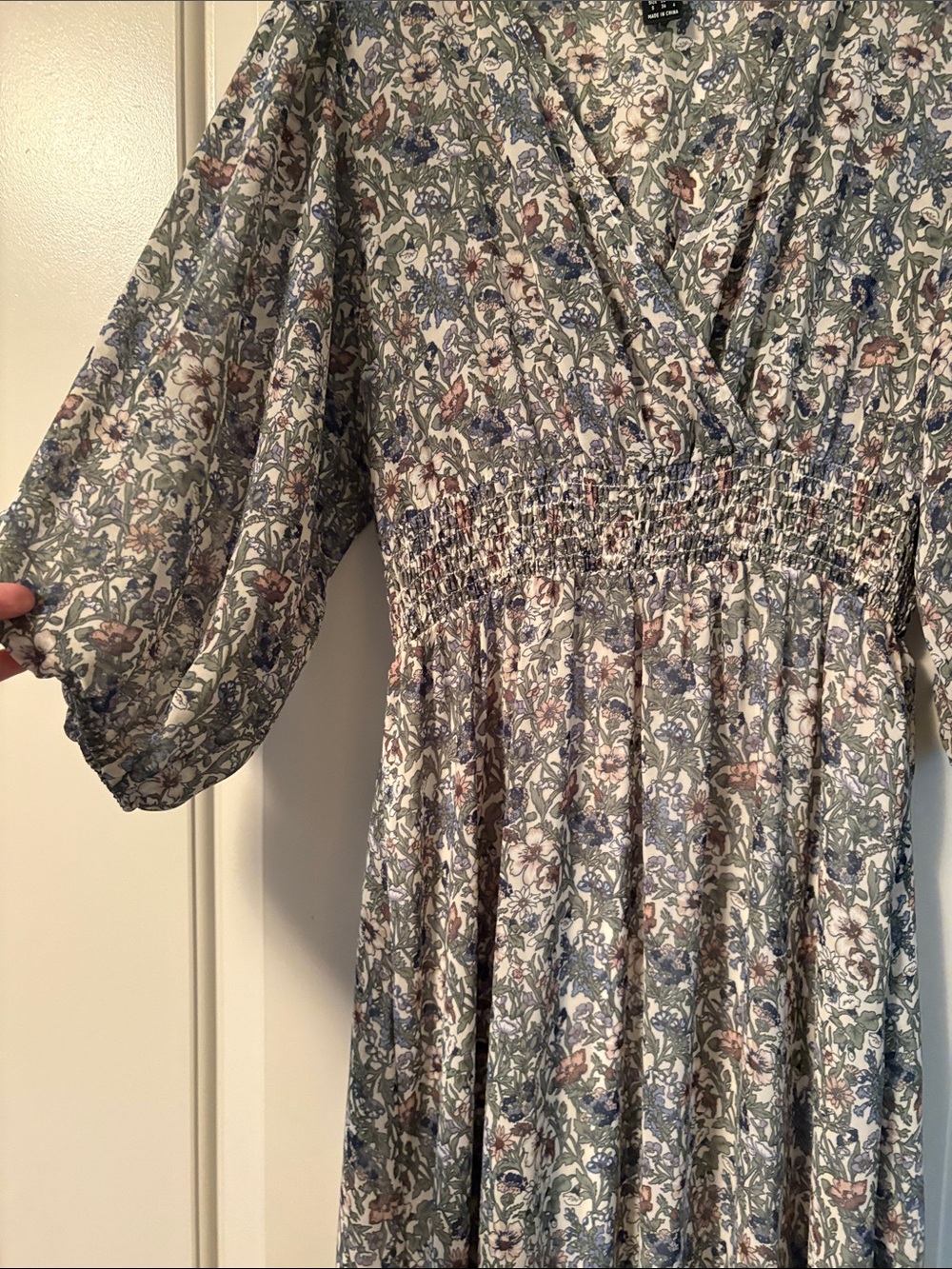 SHEIN Neutral Floral Maxi Dress with Smocked Waist - Picture 3 of 3